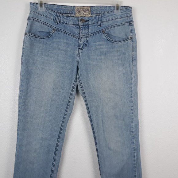 American Rag Cie Jeans Womens Size 11 Juniors Straight Light Wash Denim Mid Rise - Picture 2 of 12